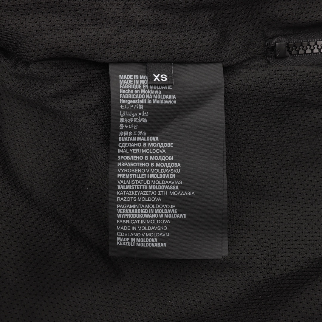 Prada Clothing-403