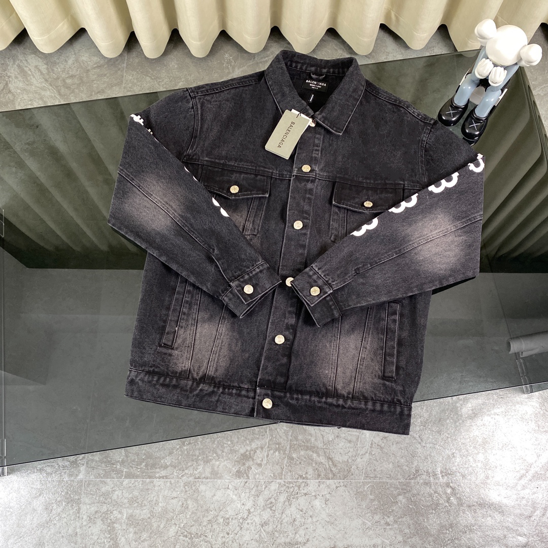 Balenciaga Clothing-142