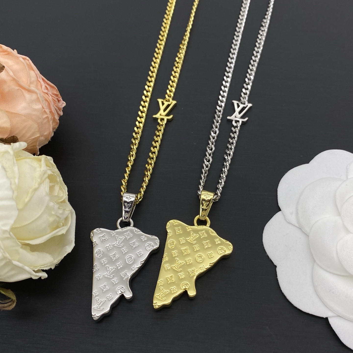 LV necklace-63