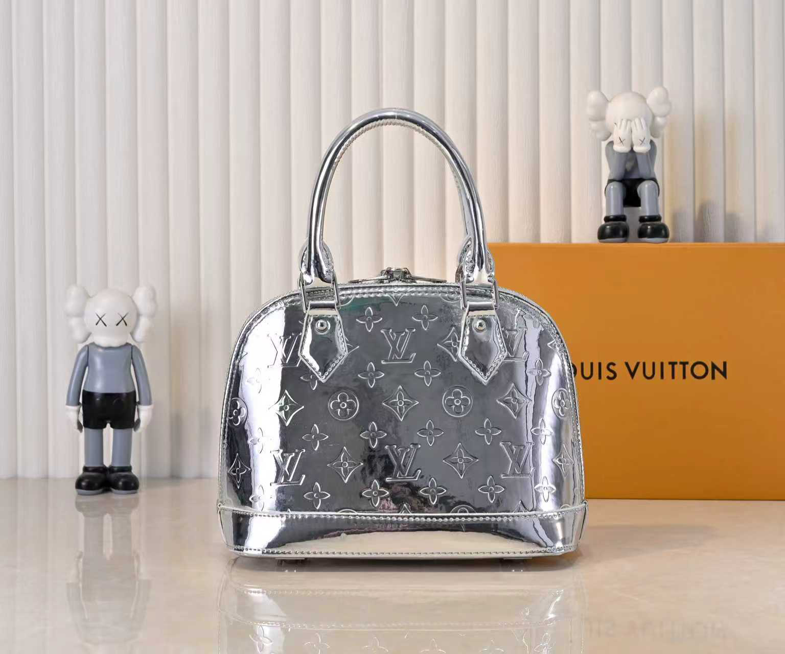 Louis Vuitton bag-133
