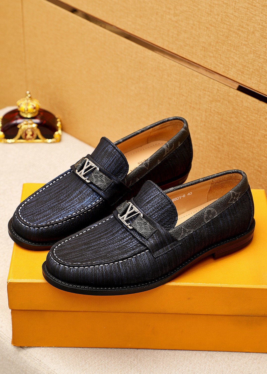 LV men's leather shoes-62