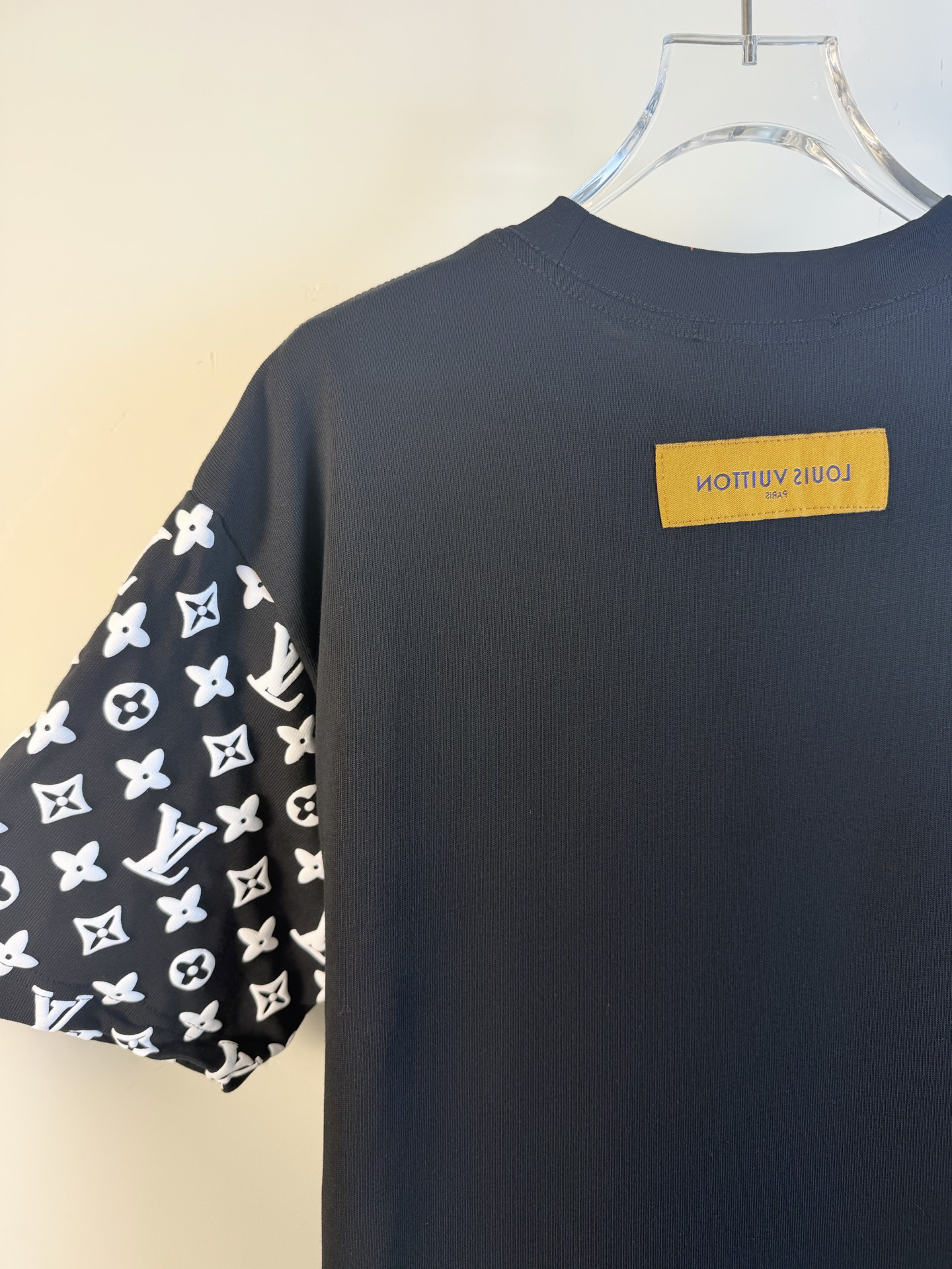 LV clothing-35