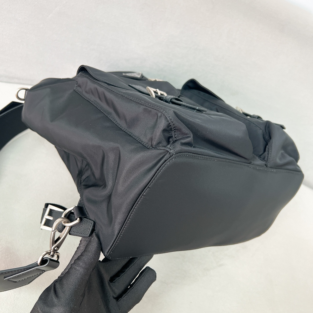 Prada bag-30