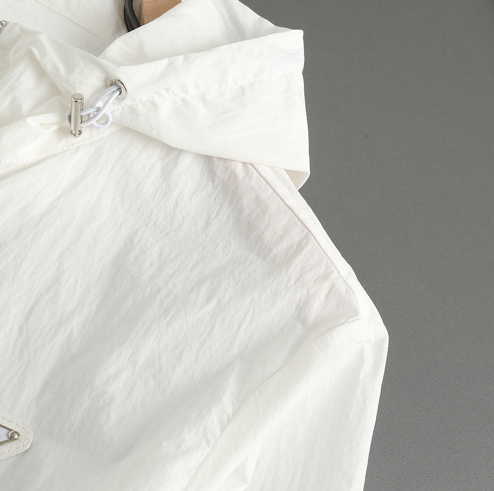Prada Clothing-396