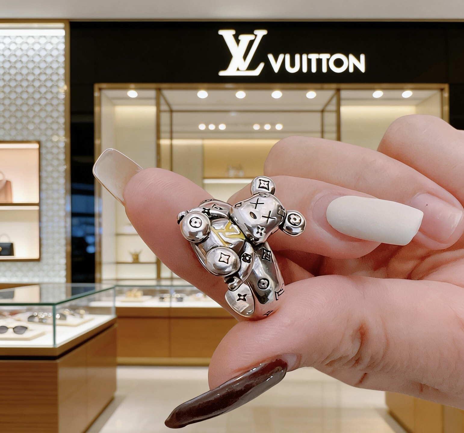 LV ring-9