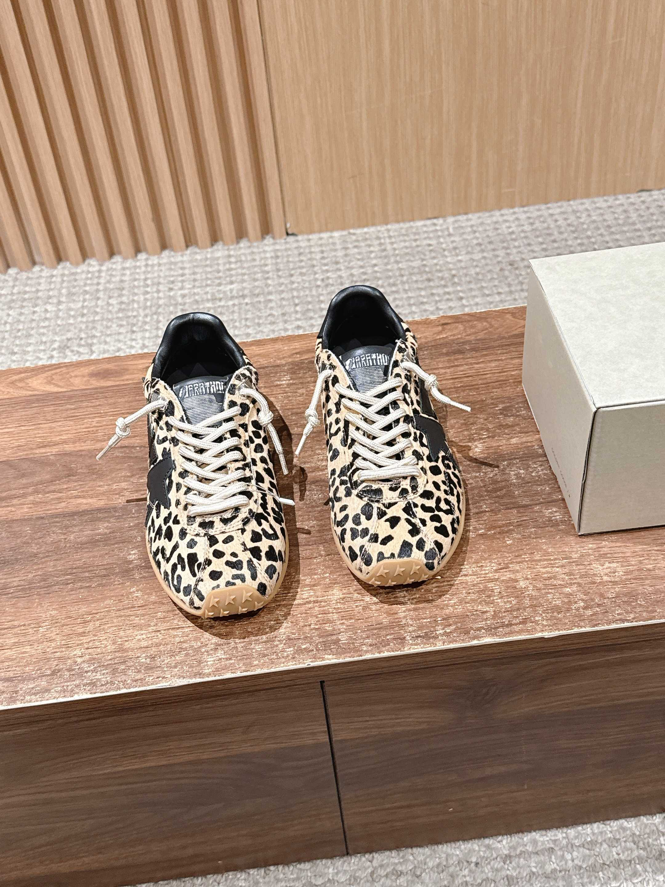 Golden Goose Sneakers-57