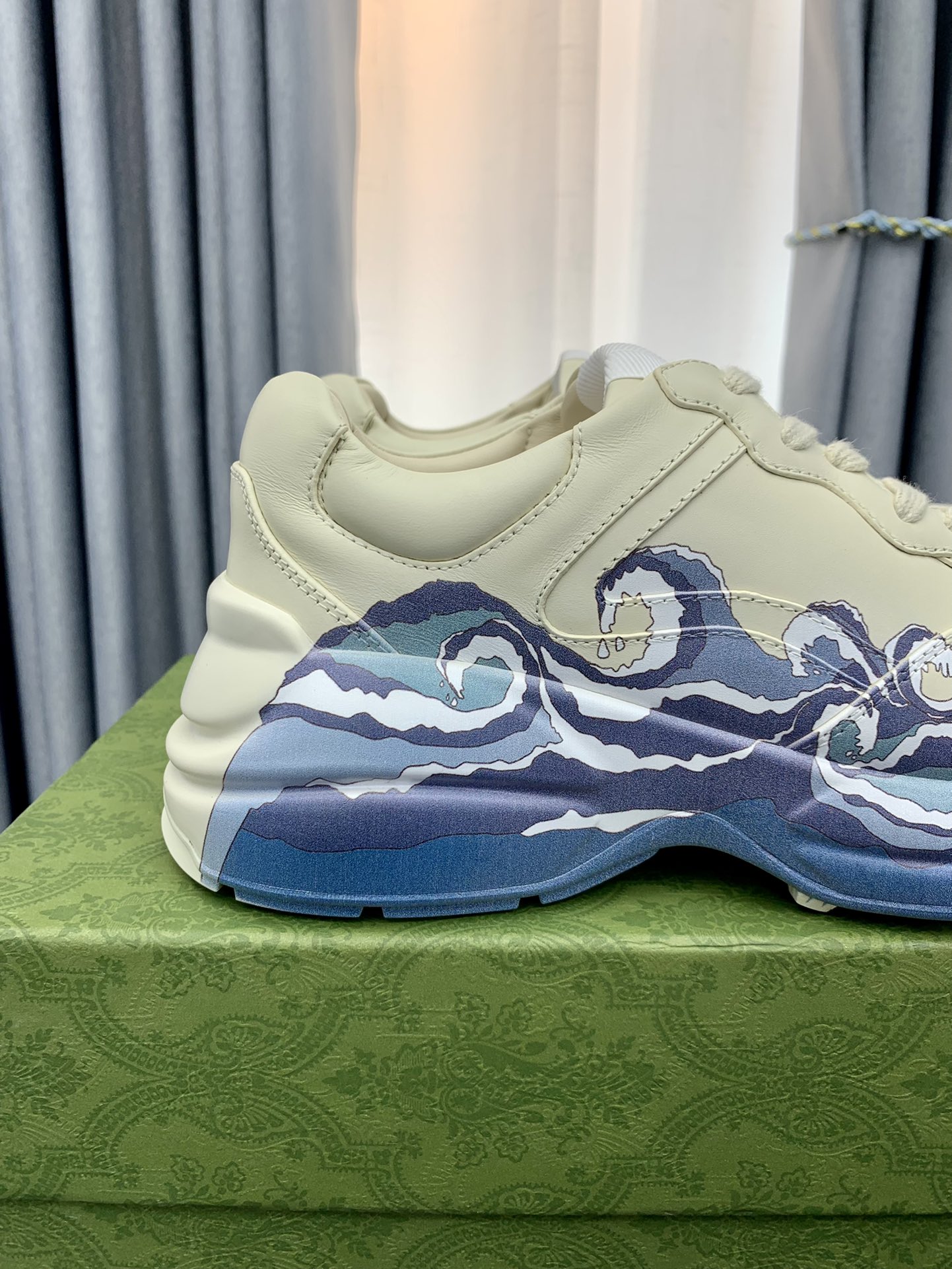 Gucci Sneakers-221