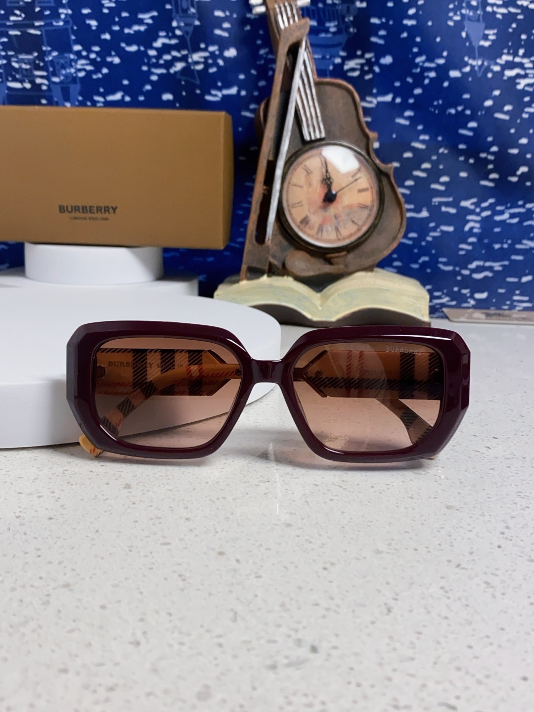 Burberry glasses-2