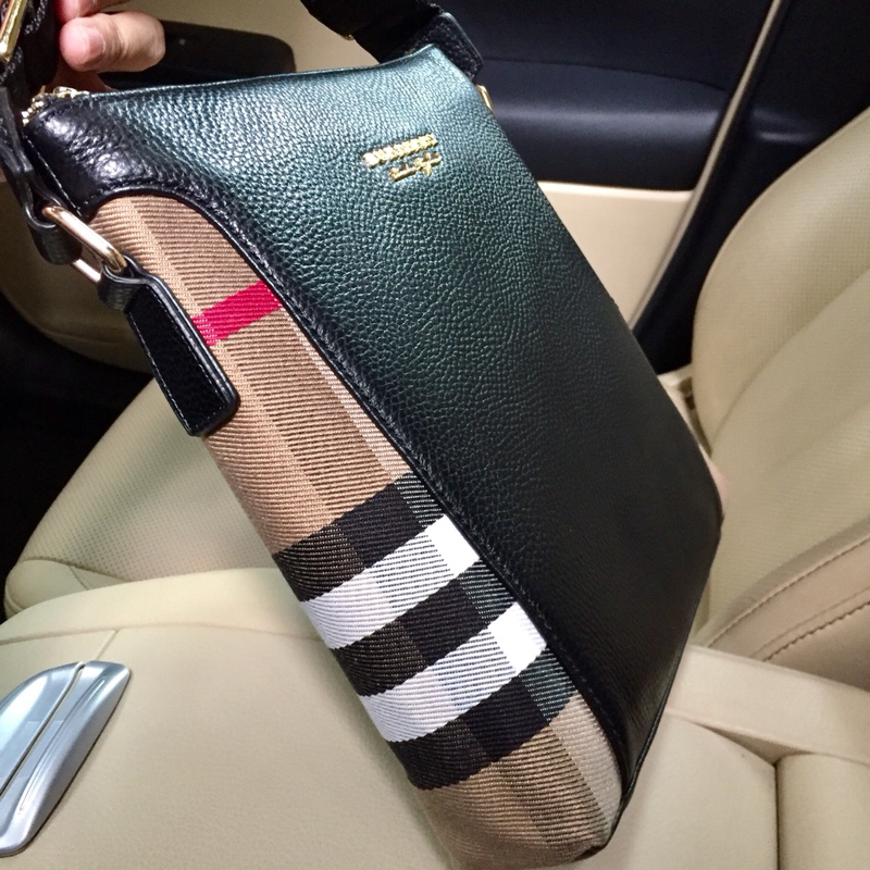 Burberry bag-131