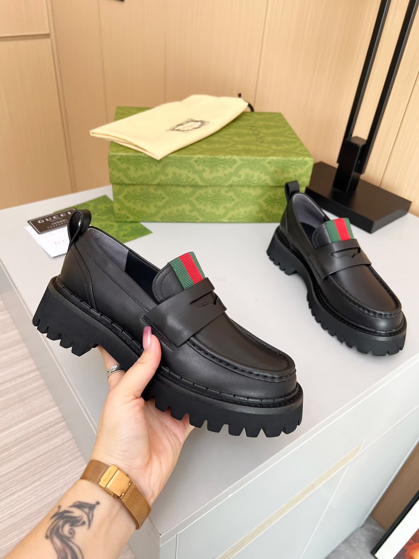 Gucci women's leather shoes-16