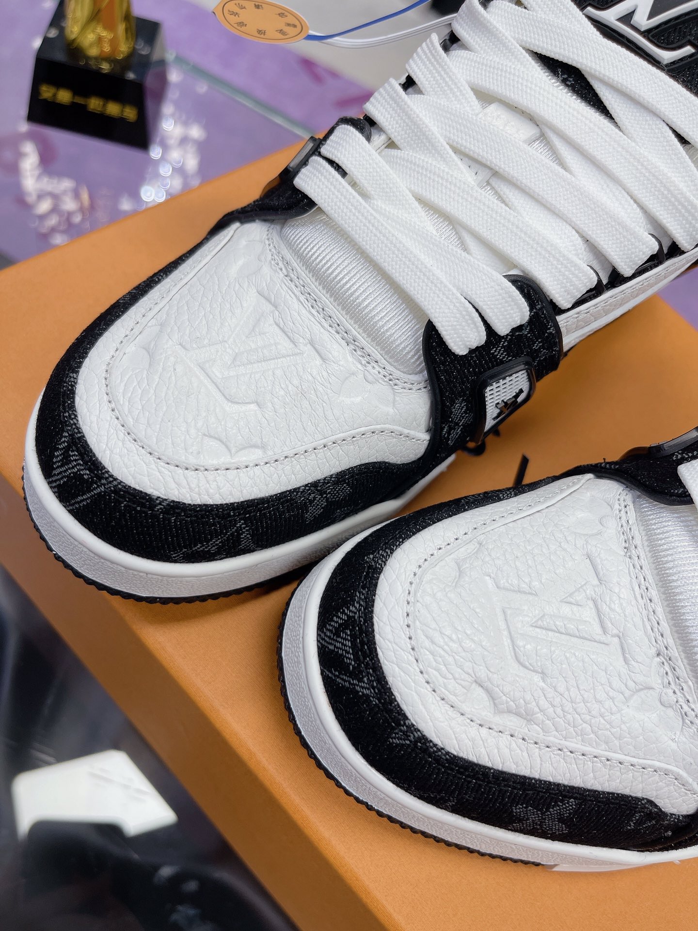 Lv Sneakers-244