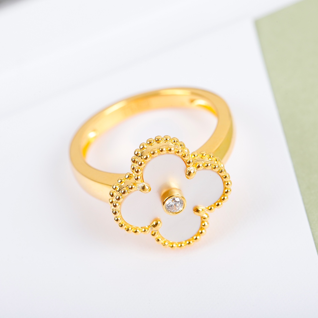 Van Cleef & Arpels ring-44