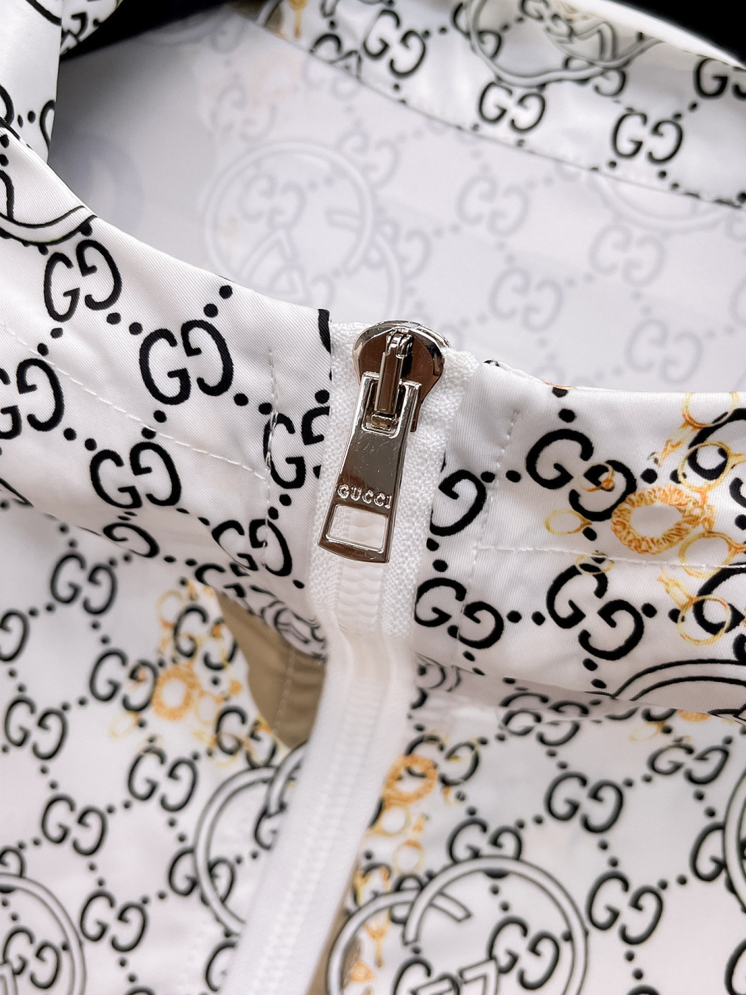 Gucci Clothing-356