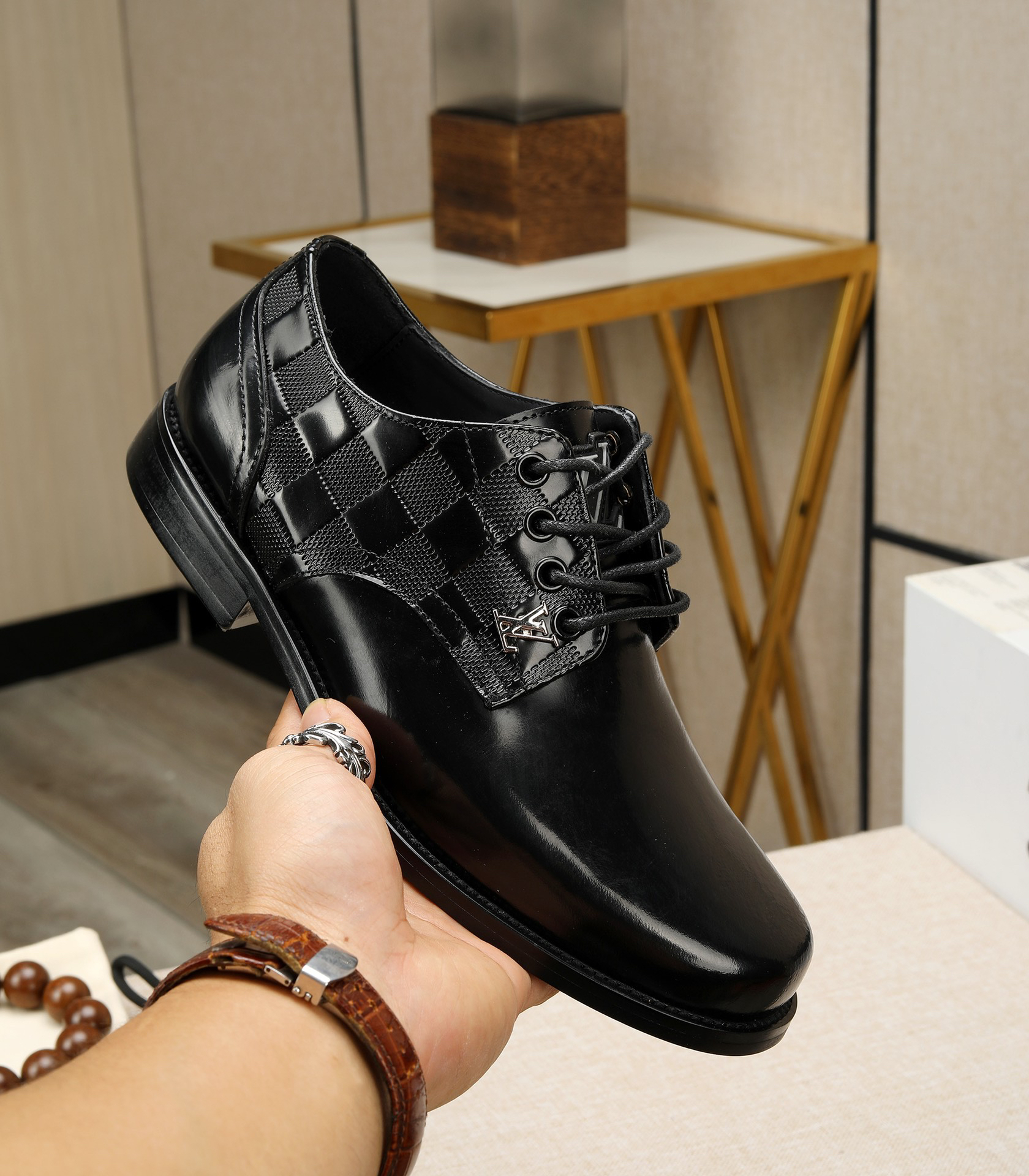 LV men's leather shoes-26