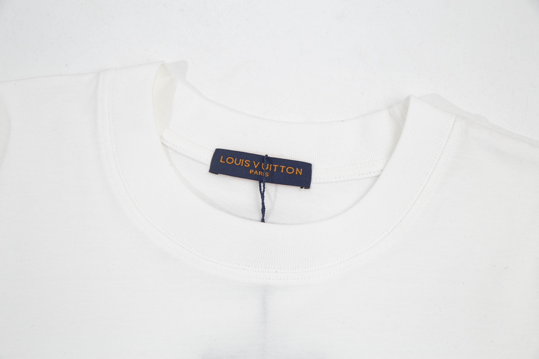 LV clothing-131