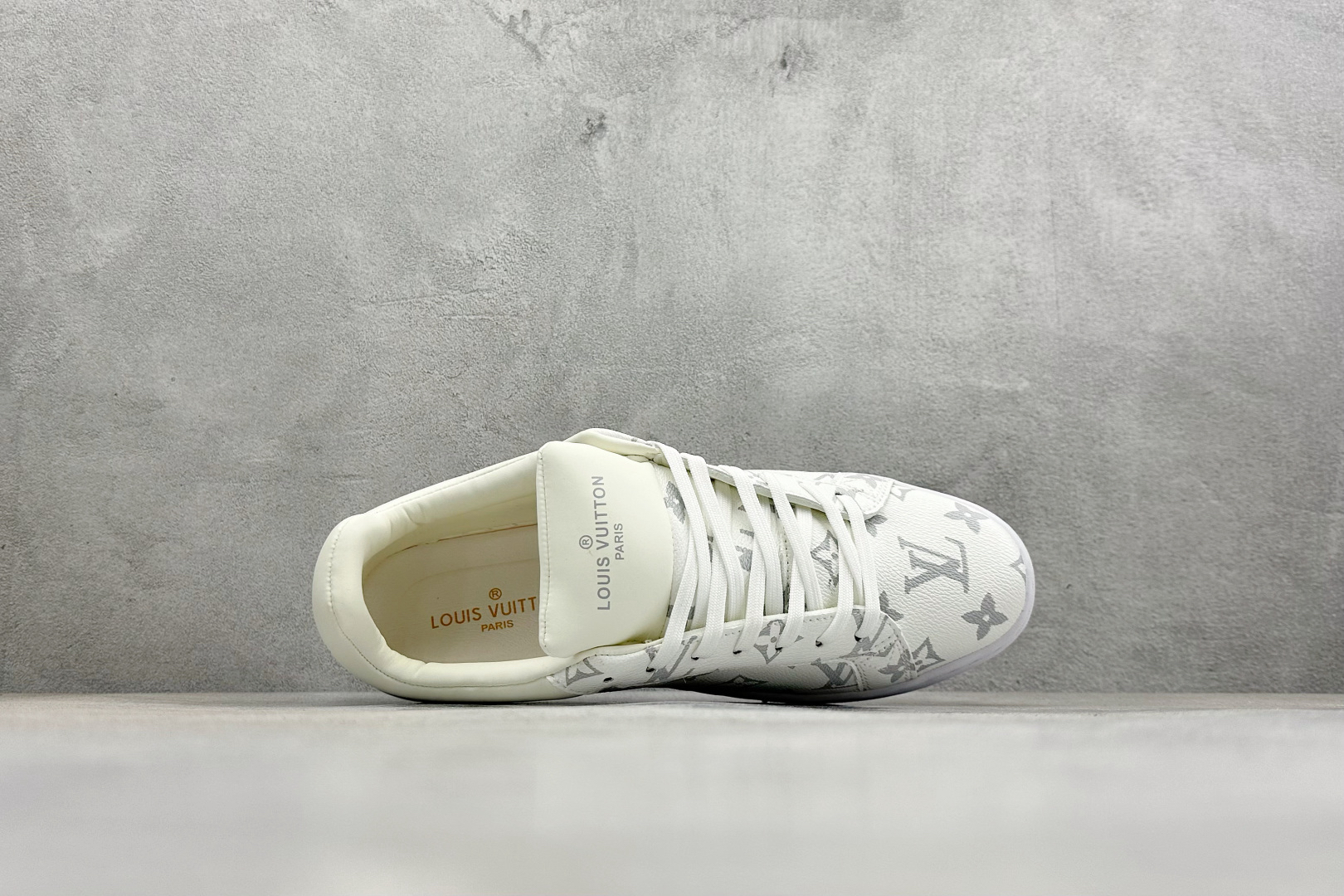 Lv Sneakers-254
