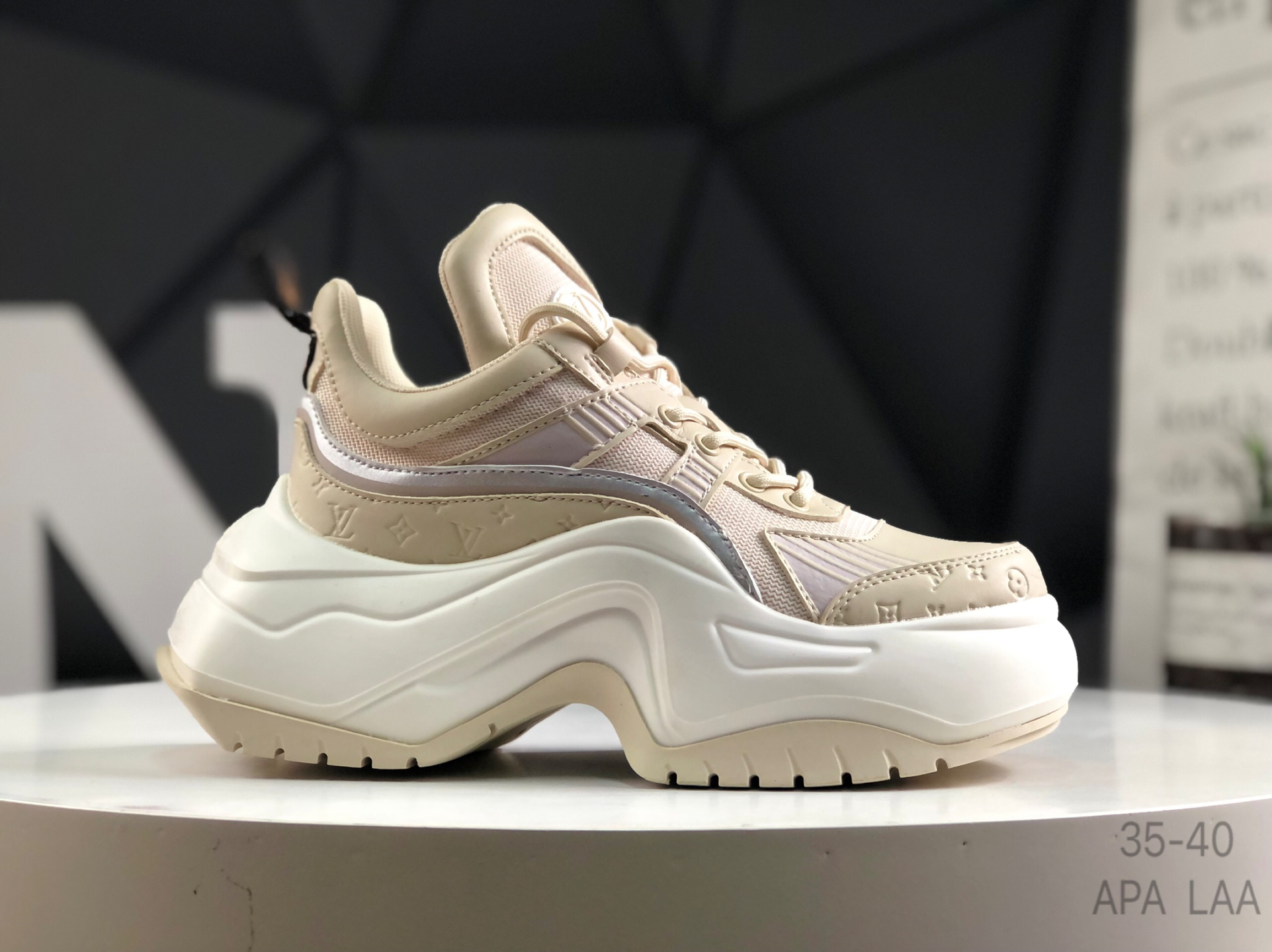 Lv Sneakers-216