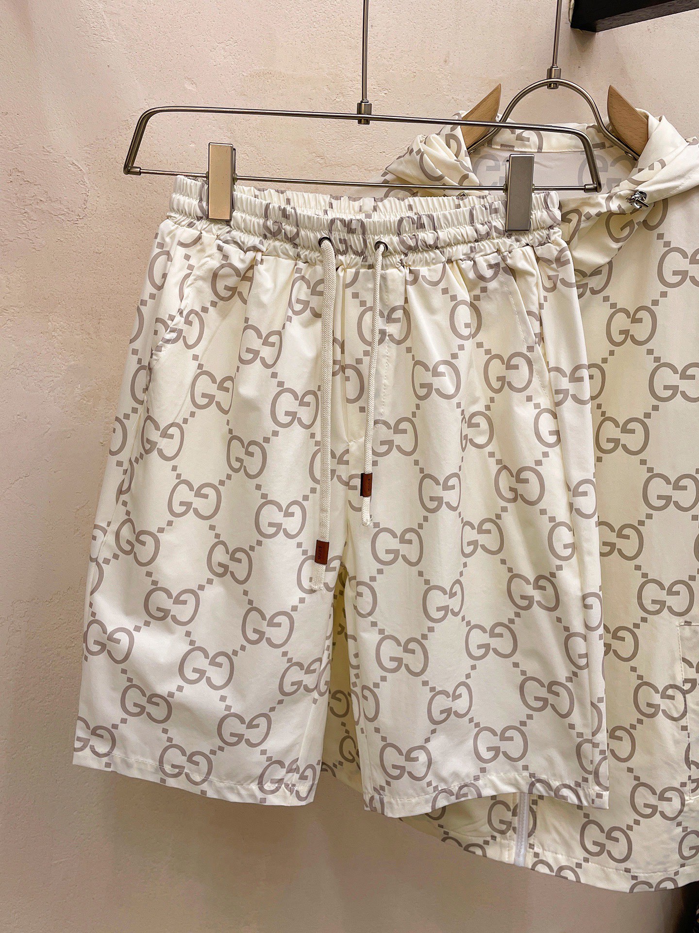 Gucci Clothing-352
