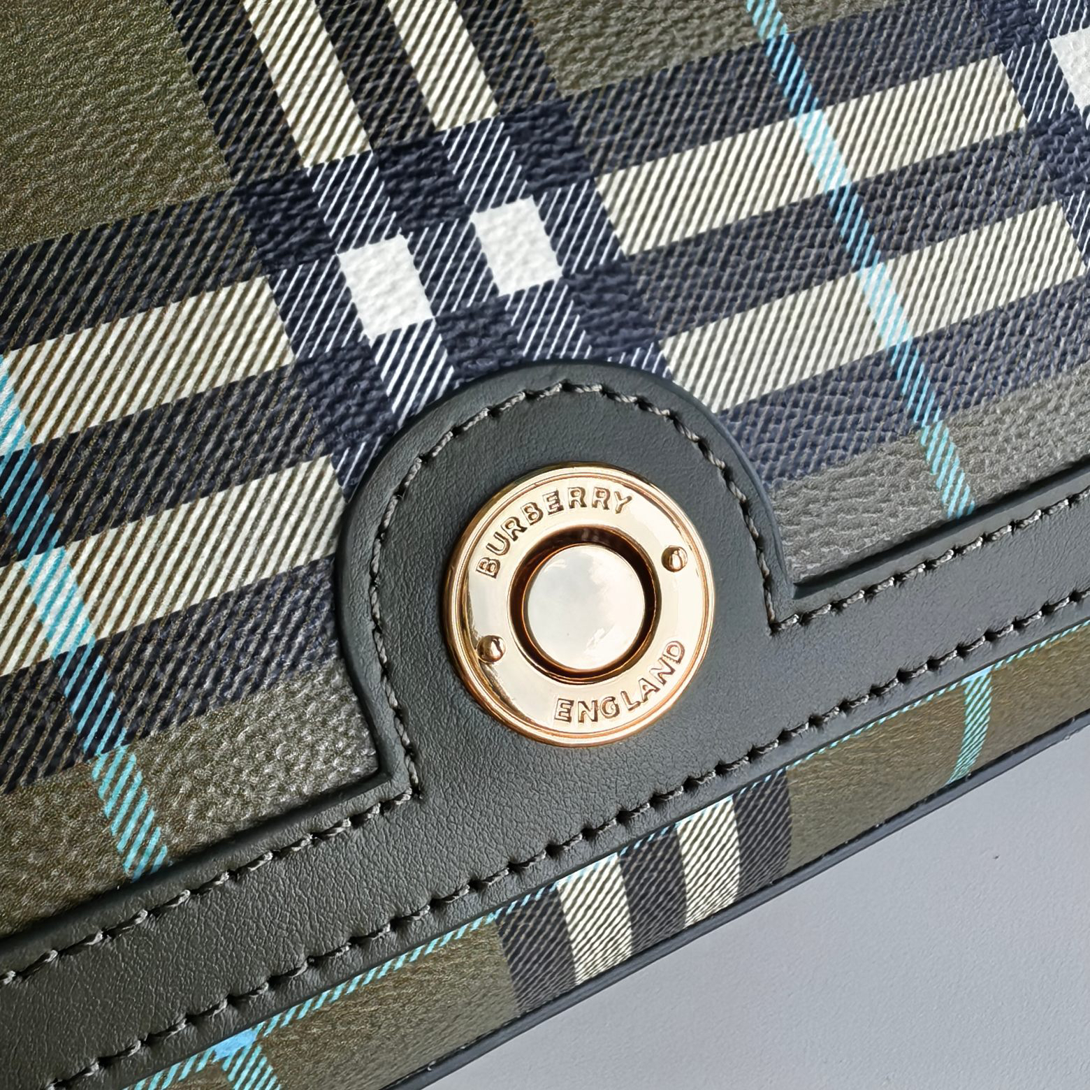 Burberry bag-107