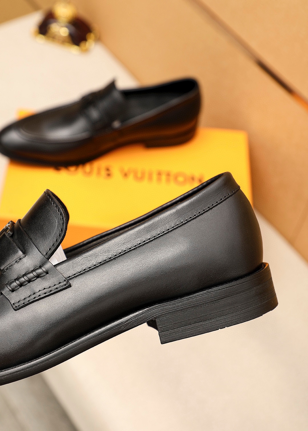LV men's leather shoes-38