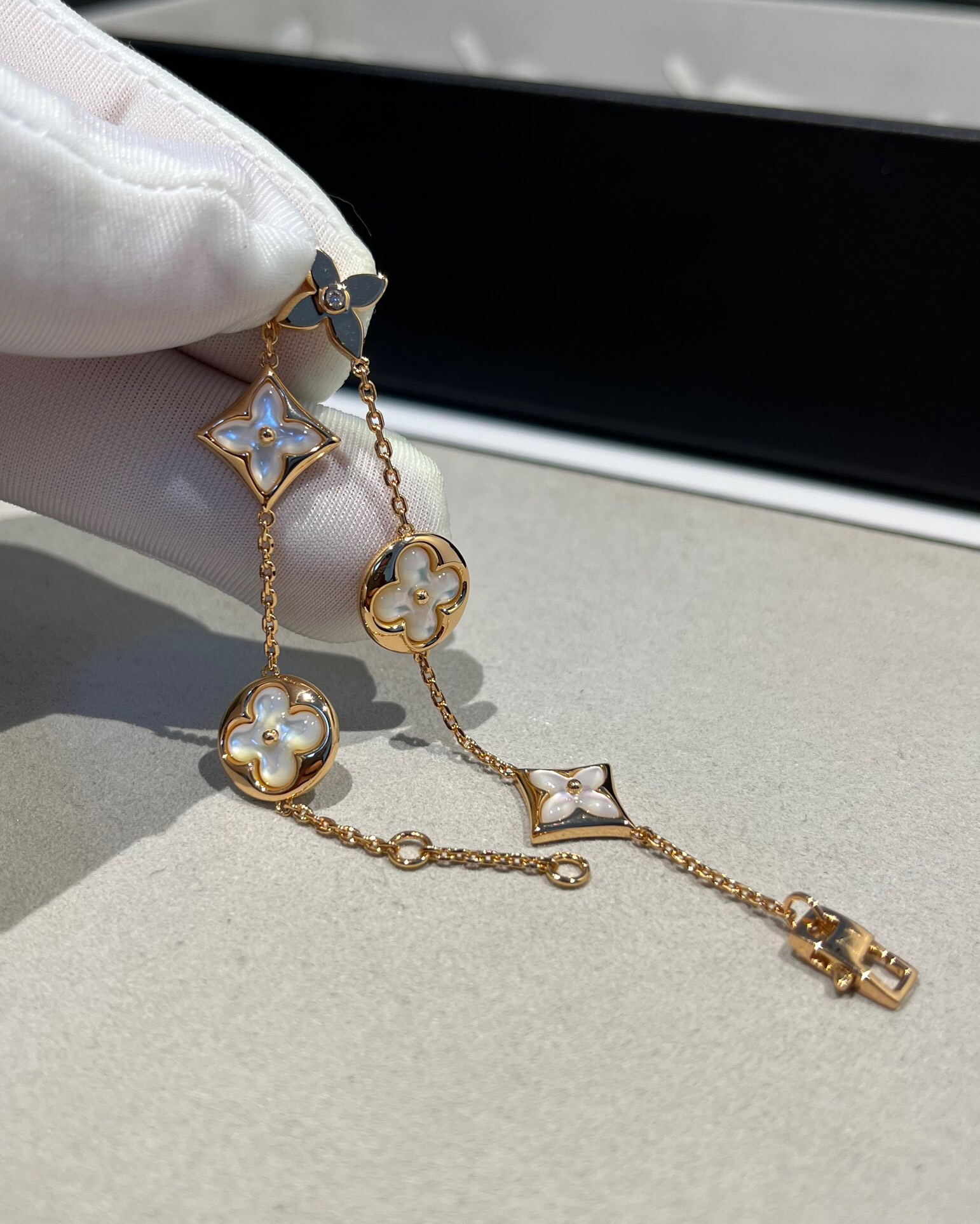 LV Bracelet-5