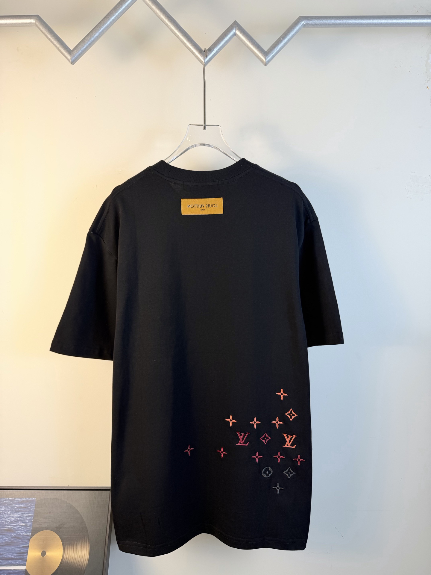 LV clothing-31