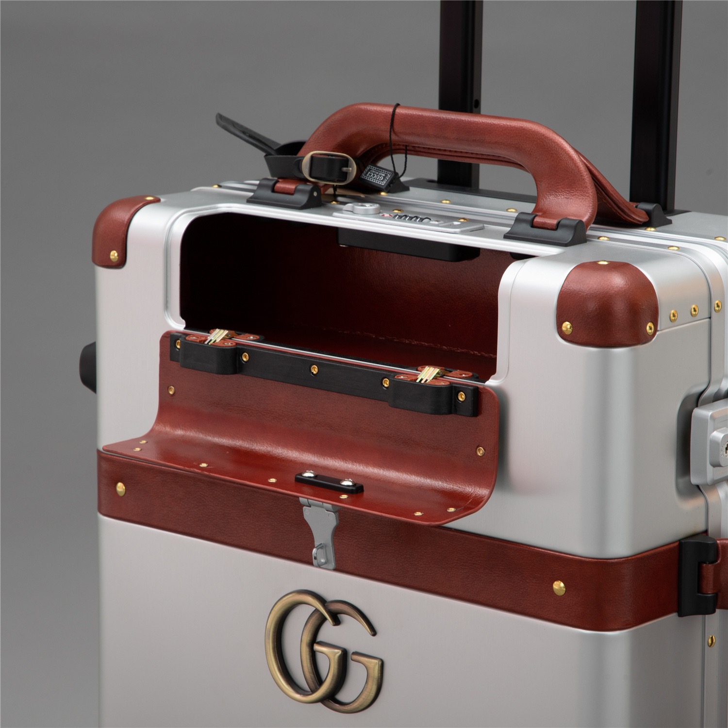 Gucci luggage-40