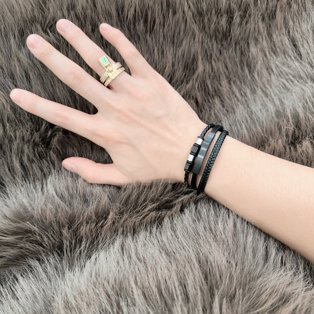 LV ring-84