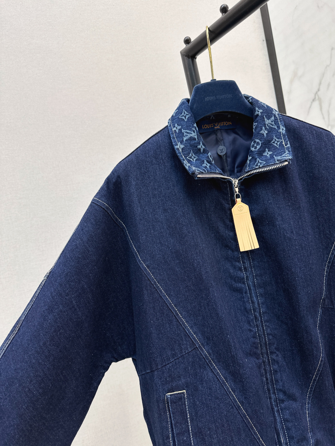 LV Clothing-321