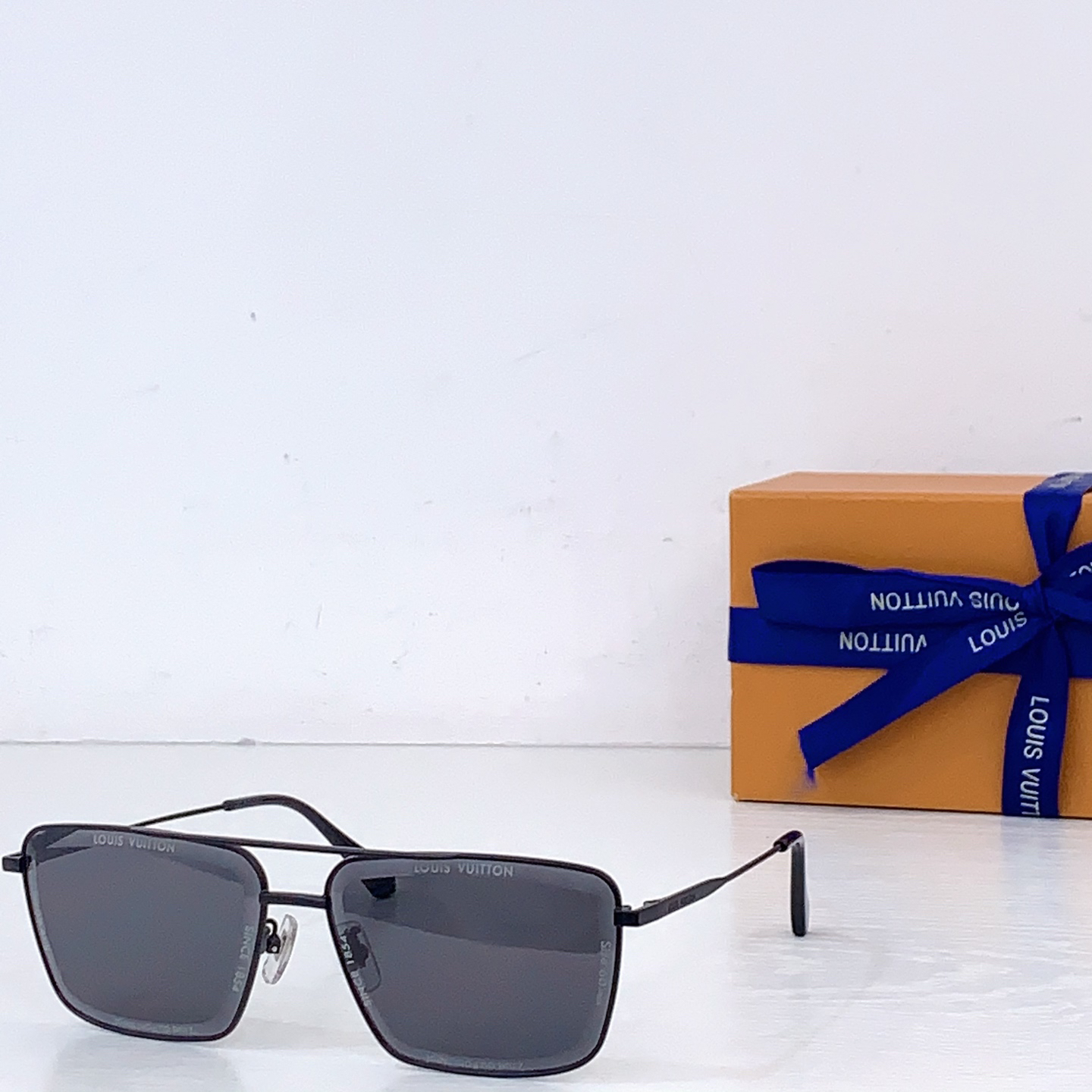 LV glasses-72