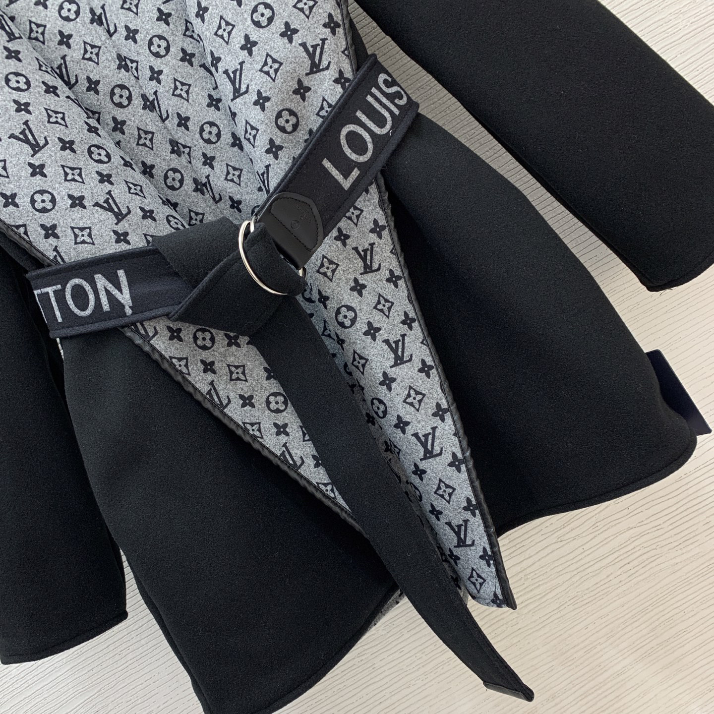 LV Clothing-335