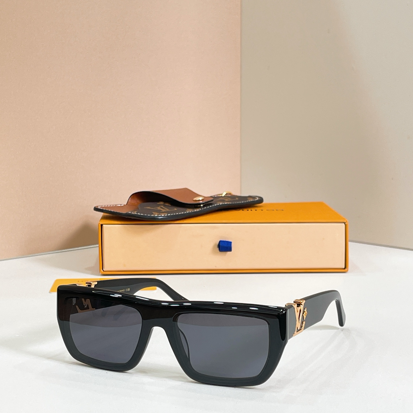 LV glasses-77
