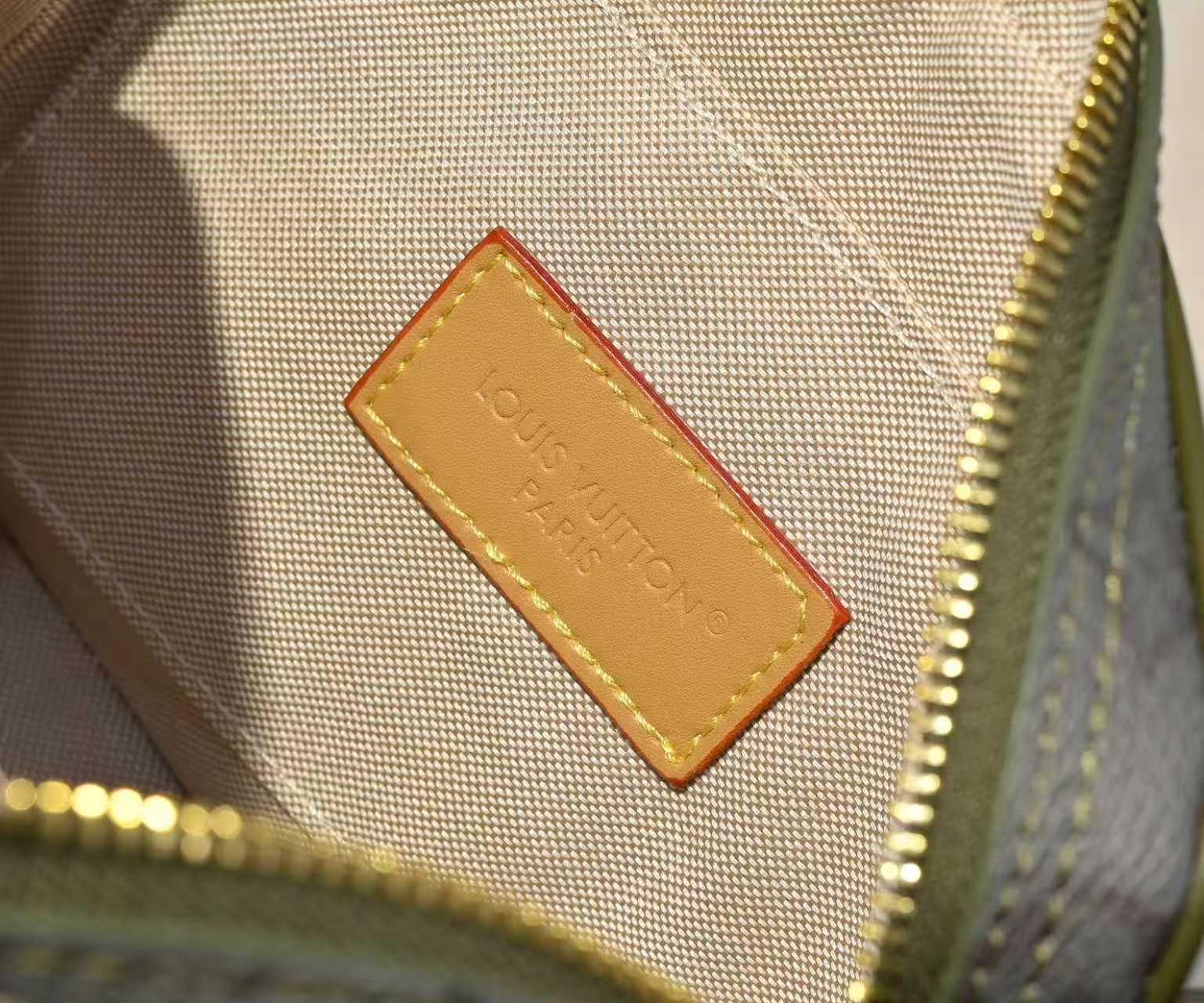 Louis Vuitton bag-135