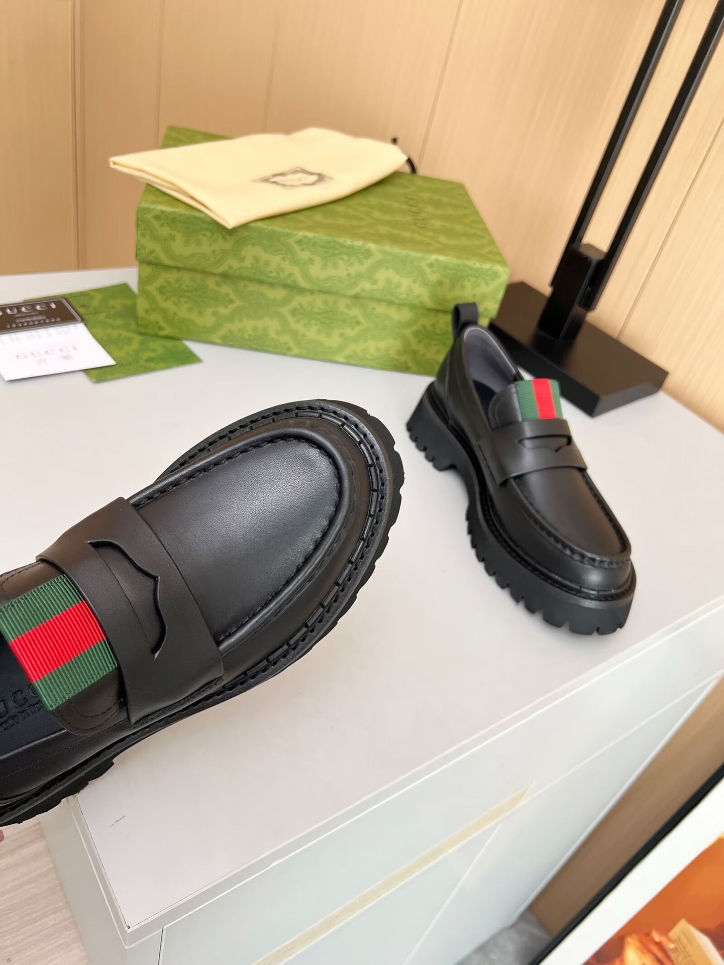Gucci women's leather shoes-16