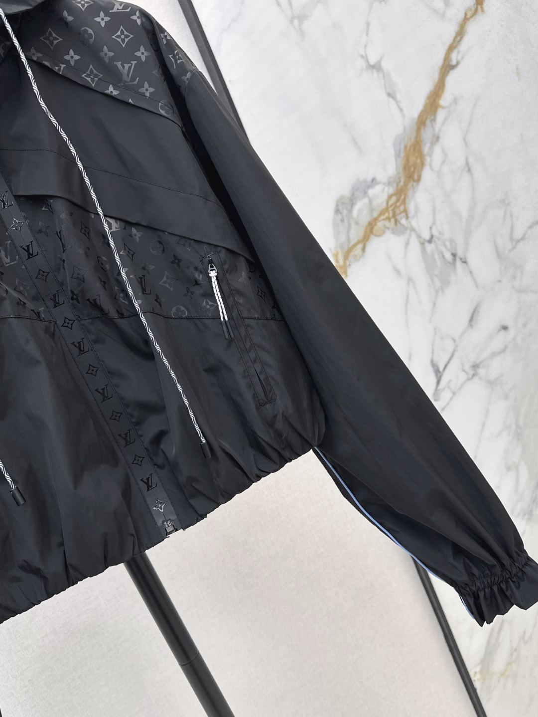 LV Clothing-322