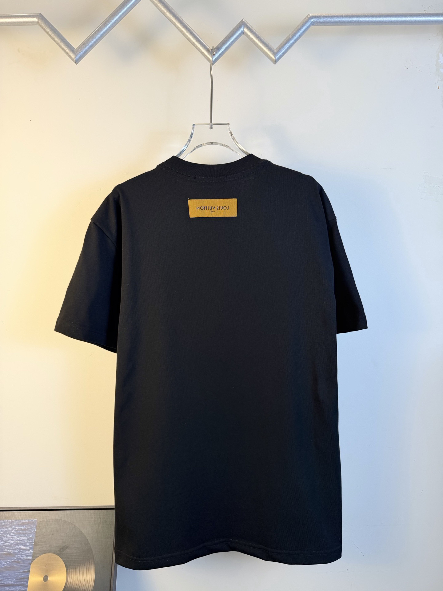 LV clothing-32
