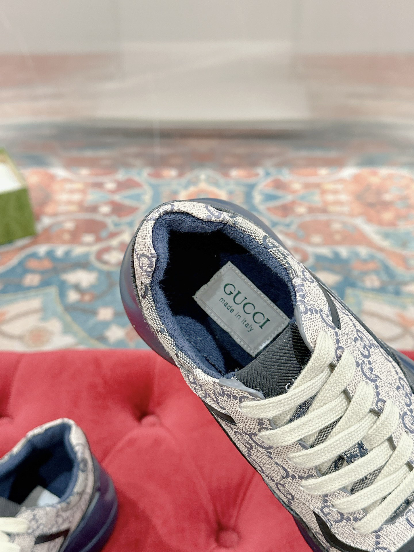 Gucci Sneakers-210