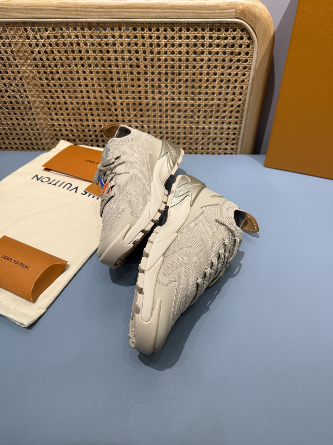 Lv Sneakers-182
