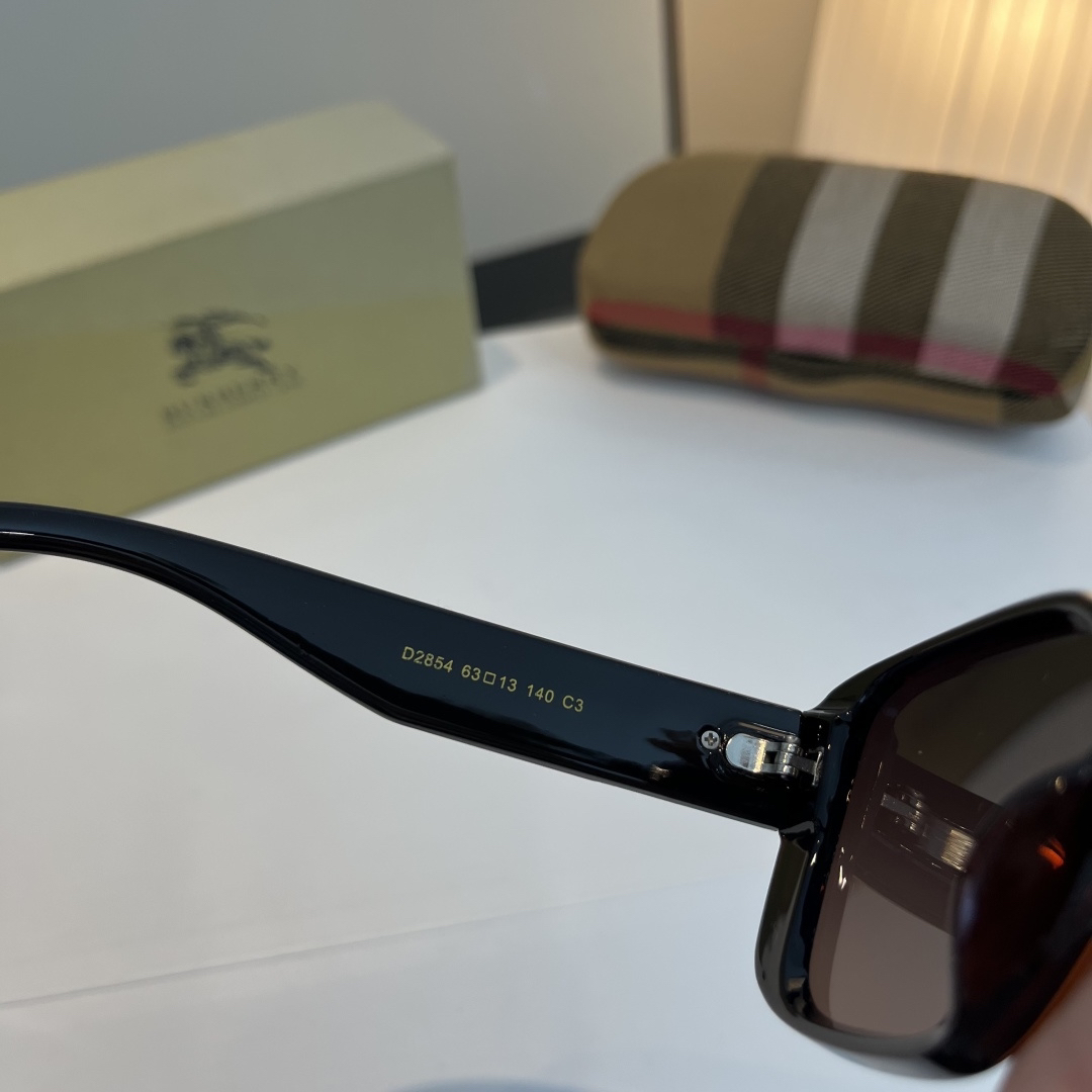 Burberry glasses-12