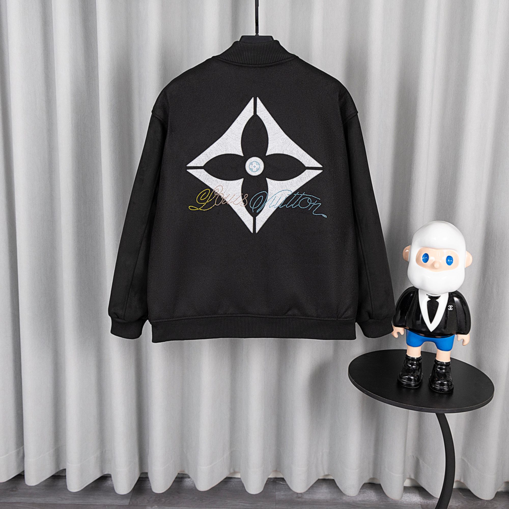 LV Clothing-279