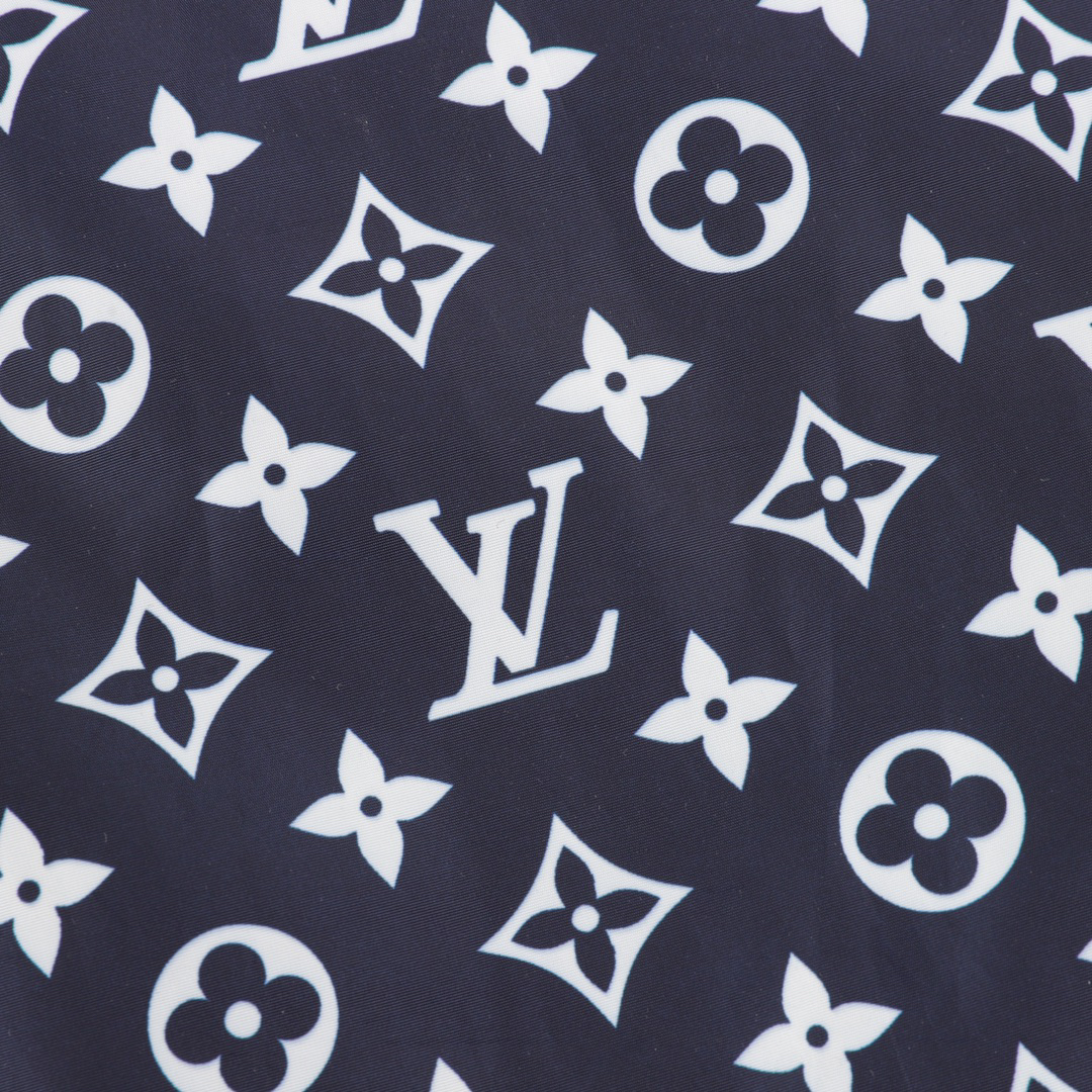 LV Clothing-332