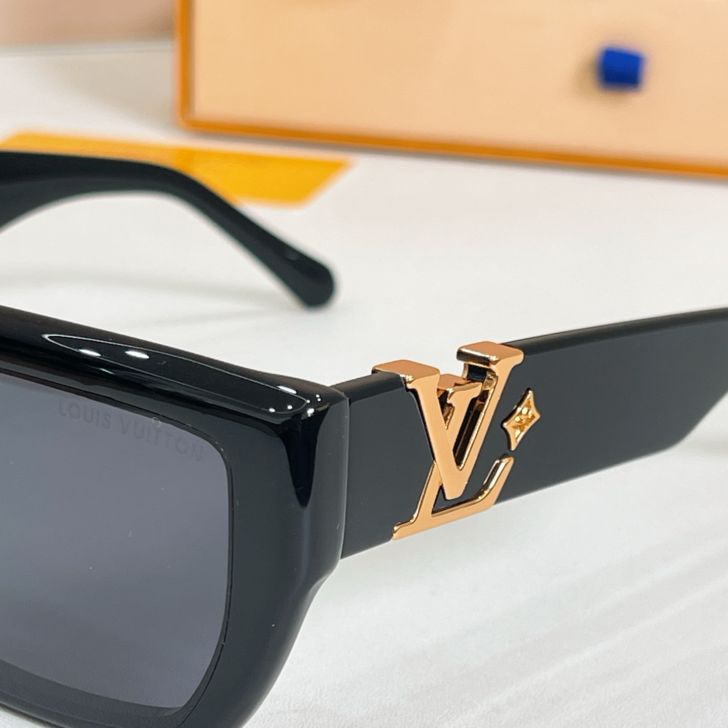 LV glasses-77