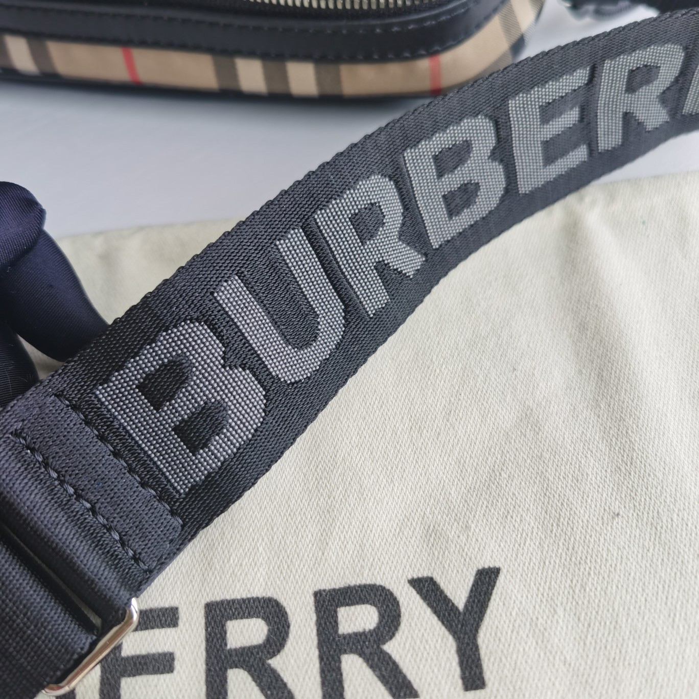Burberry bag-102