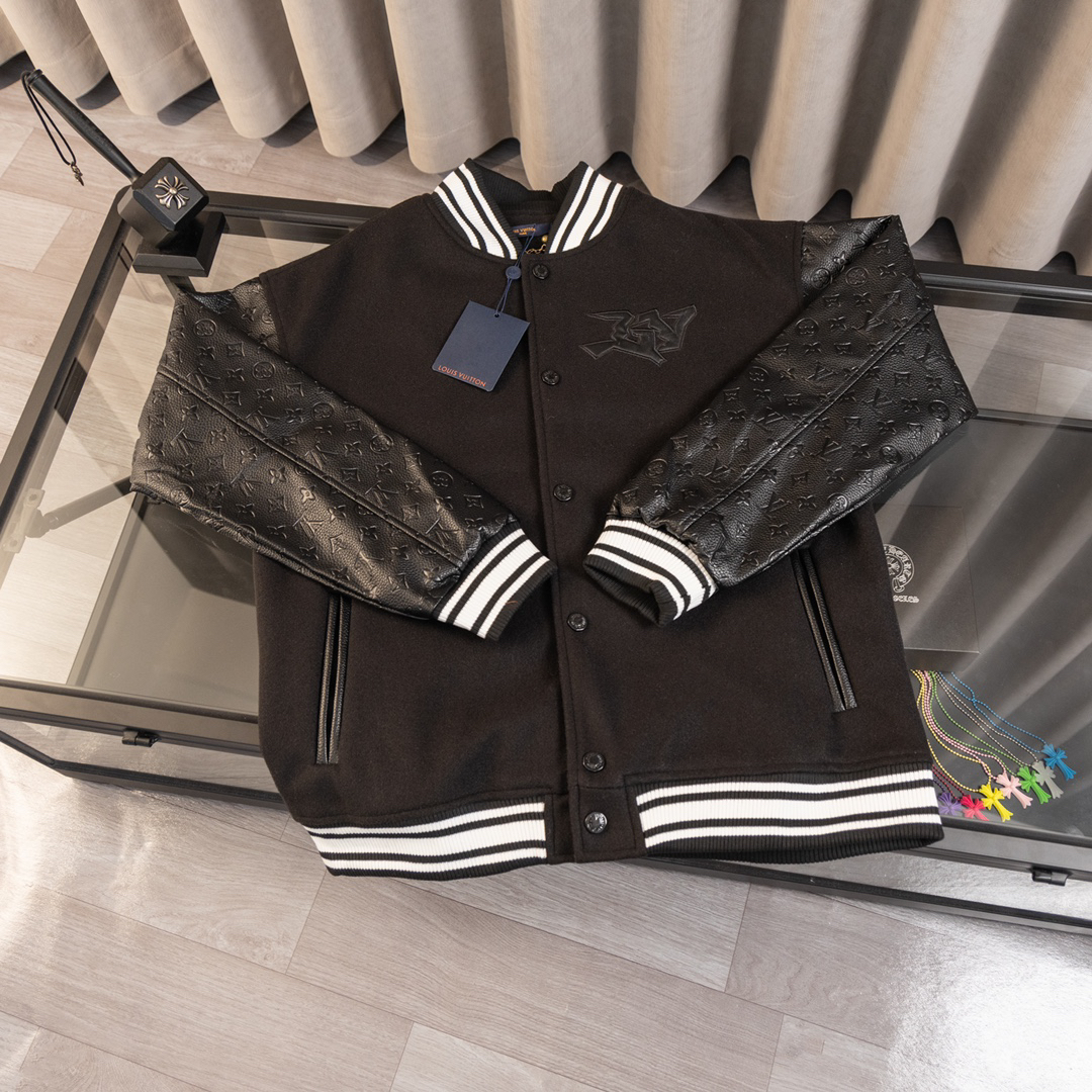 LV Clothing-311