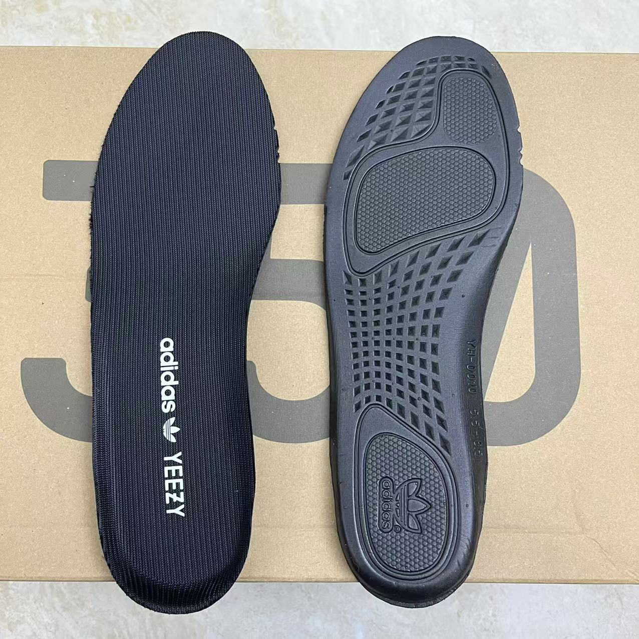 Adidas Sneakers-320