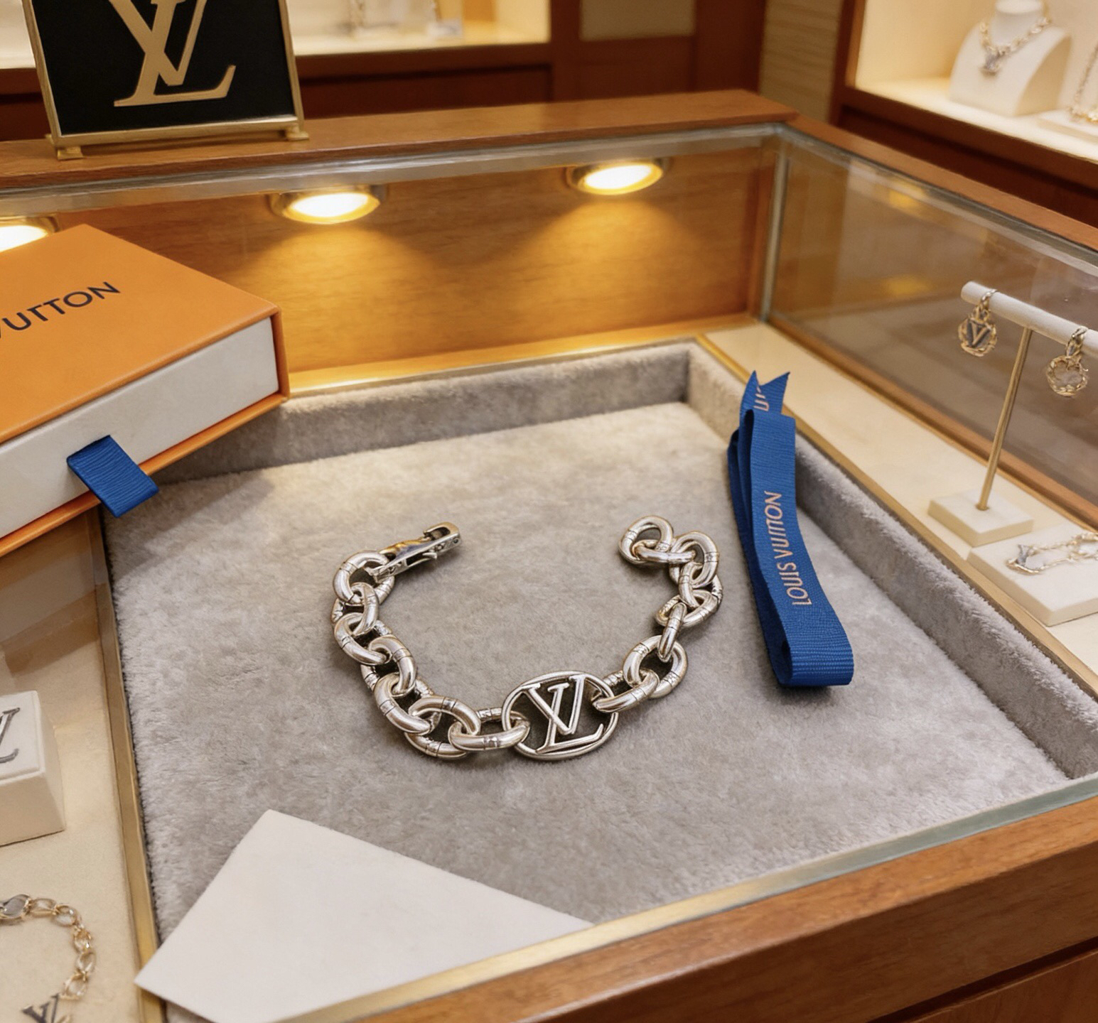 LV Bracelet-49