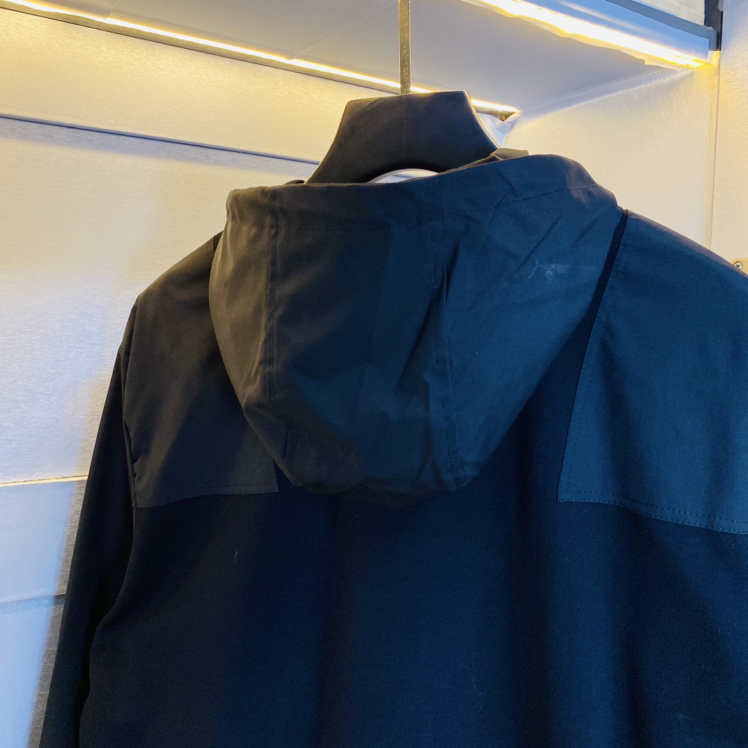 Prada Clothing-370