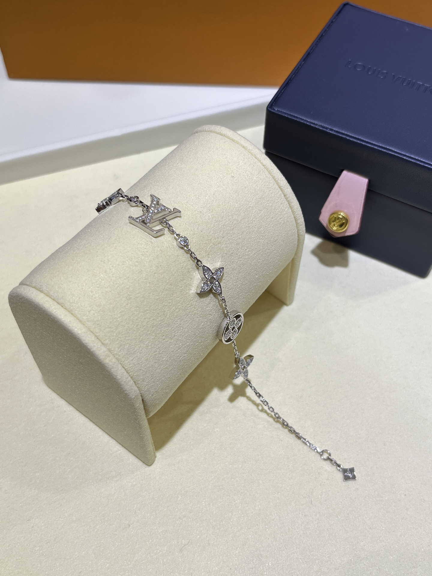 LV Bracelet-59