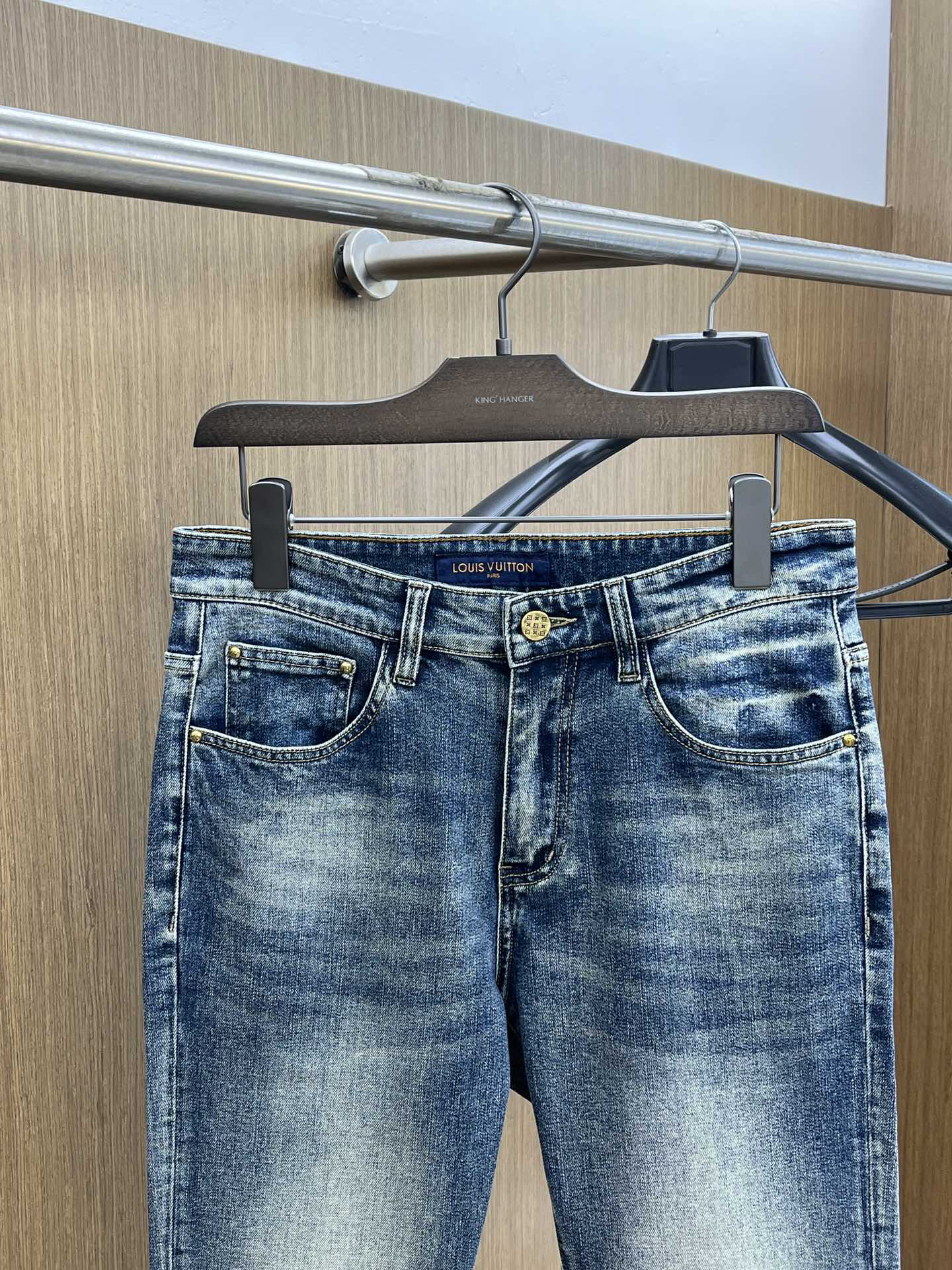 LV clothing-26