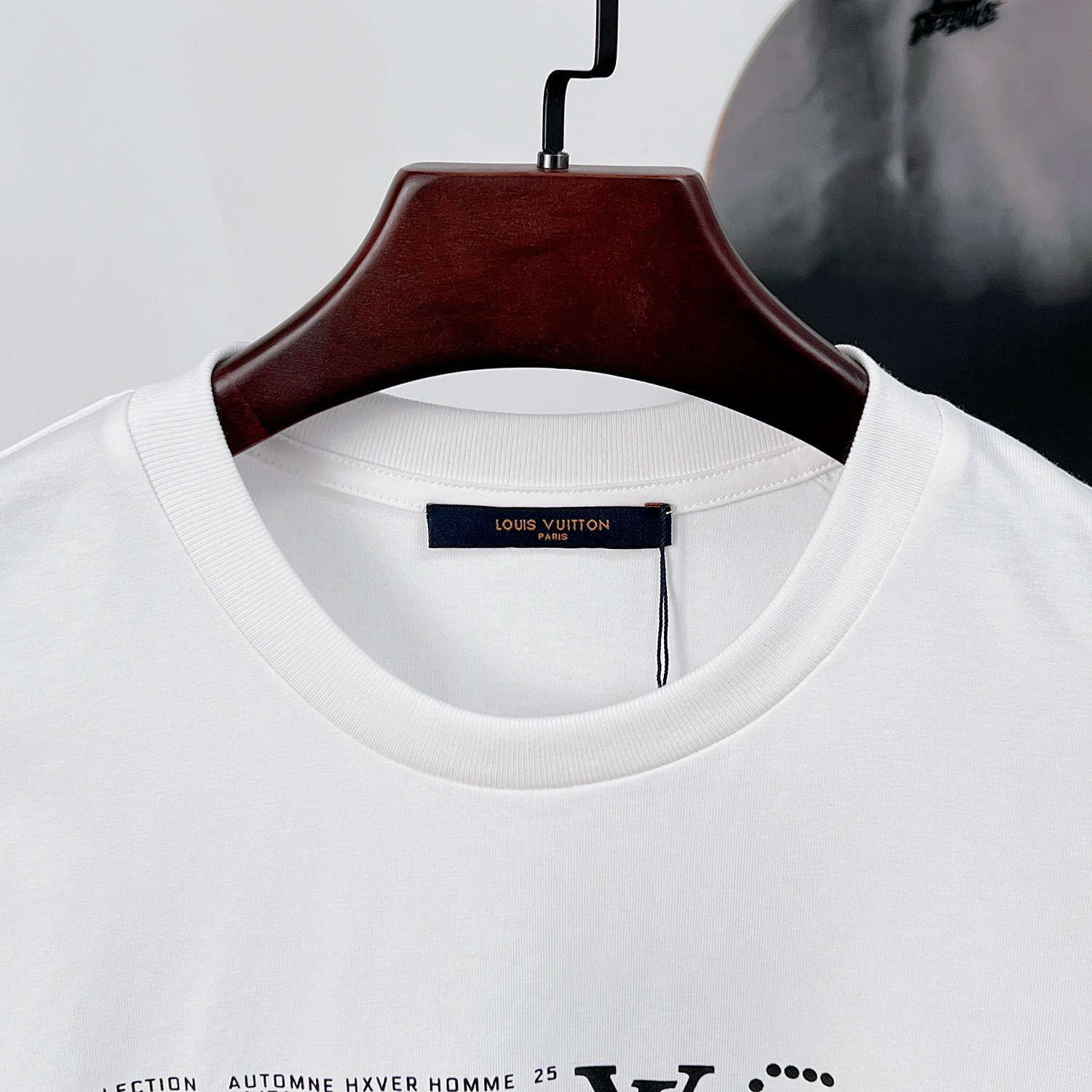 LV clothing-158